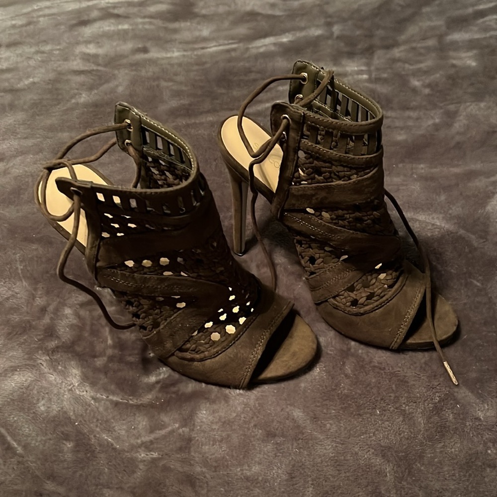 SHOEDAZZLE DARK GREEN HEELS 👠
